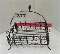 Wire Footed Basket w/Handle