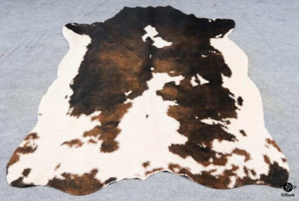 Loloi Synthetic Cowhide 5' x 6.5' Rug