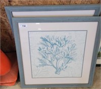 PAIR OF FLORAL STYLE FRAMED PRINTS