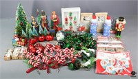 Christmas Ornaments, Decor & Figurines