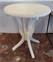 ACCENT TABLE 22X 26