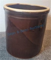 9x8 brown crock with small crack