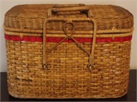 Vintage picnic basket, 12 x 18 x 12