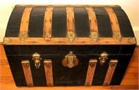 Vintage dome top trunk with tray