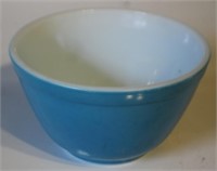 Pyrex blue bowl, 5.5" round