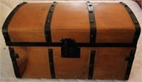 Vintage dome top doll trunk, 15 x 25 x 15