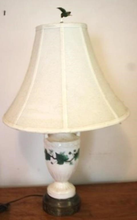 Vintage ivy 25" lamp