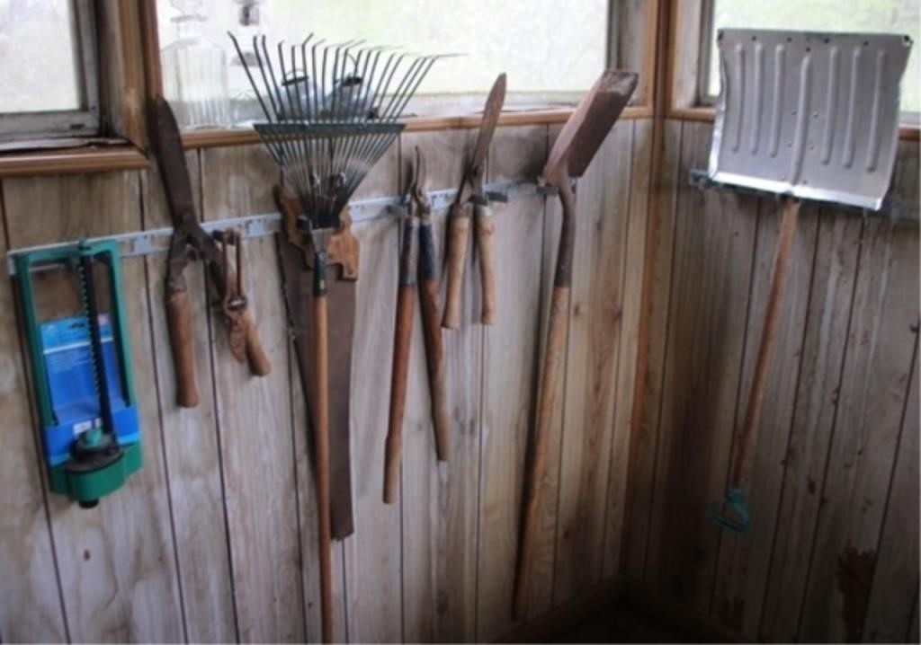 Group garden tools