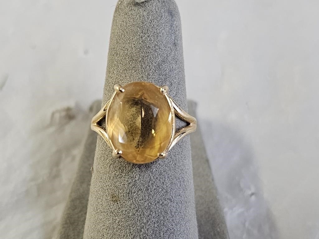 14K Gold Citrine Ladies Ring