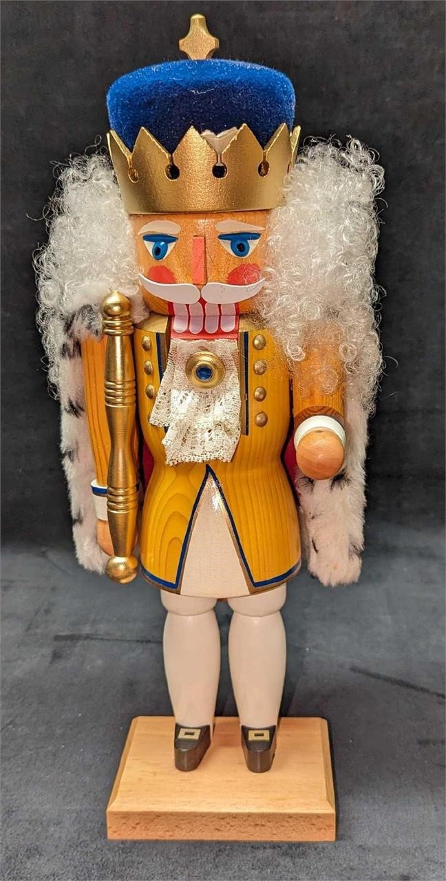 Seiffener Nussknackerhaus 15â€ Wooden Nutcracker