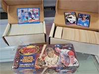 LARGE GROUP OF ASSORTED SPORTS CARDS
