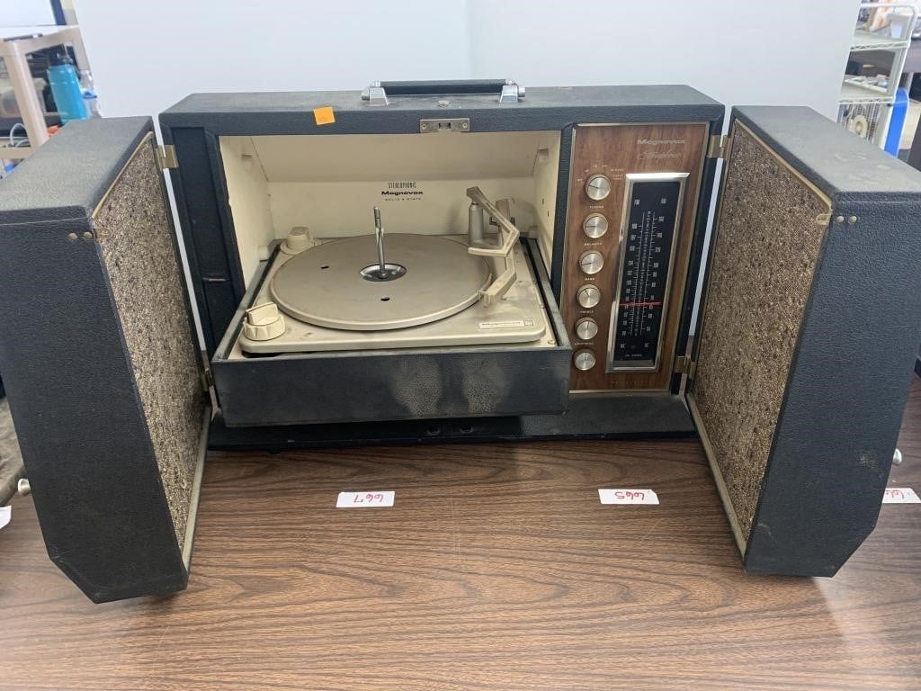 Stereophonic Magnavox