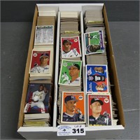 Assorted 2000-01' Baseball Cards