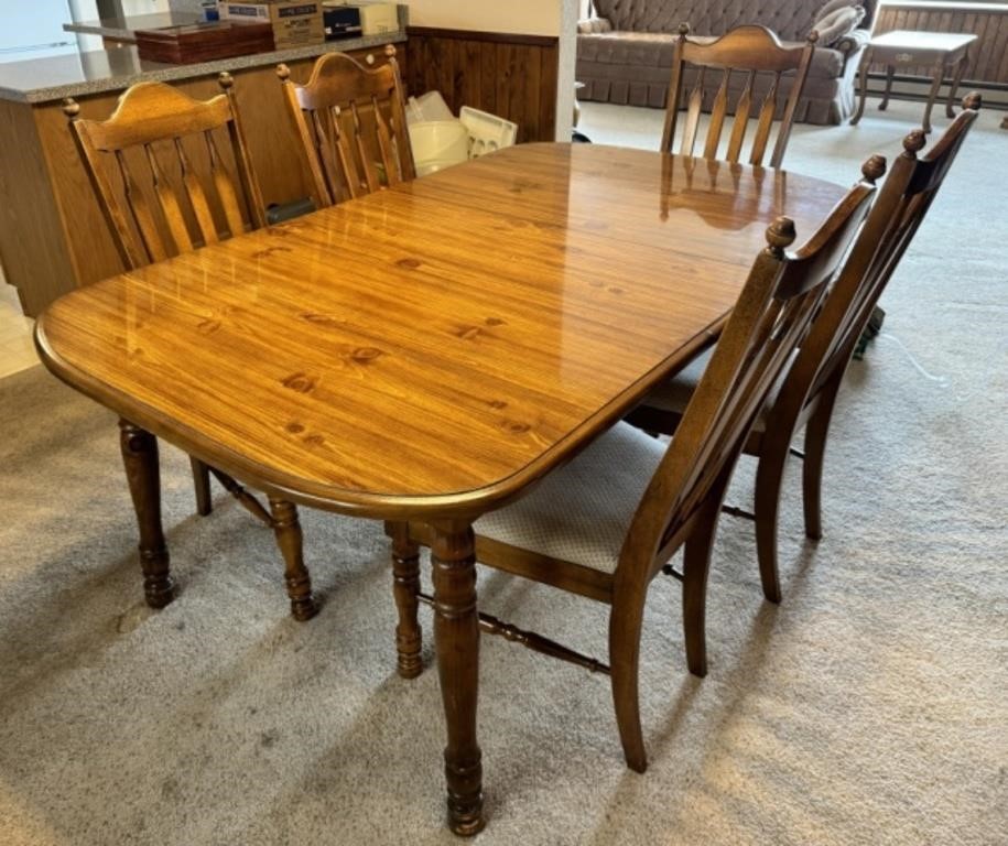 Dining Room Table w/ 5 Chairs
