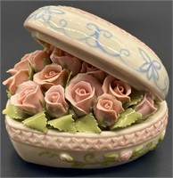 Suberto Porcelain Heart & Flower Music Box