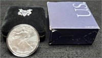 2001 Silver Eagle w/ Display Case BU