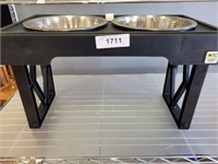 DOG BOWLS ON PLASTIC STAND