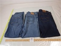 3 PAIR OF AMERICAN EAGLE JEANS - 36" X 32"