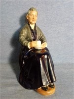 Royal Doulton Figurine "The Cup Of Tea" HN 2322