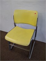 4 David Rowland Rare Yellow 40/4 stacking chairs
