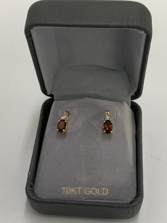 10k yellow gold earrings set w/ diamond &