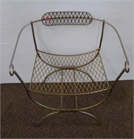 Vintage mesh metal curved seat chair