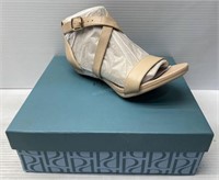 Sz 5.5 Ladies Pashion Sandals - NEW