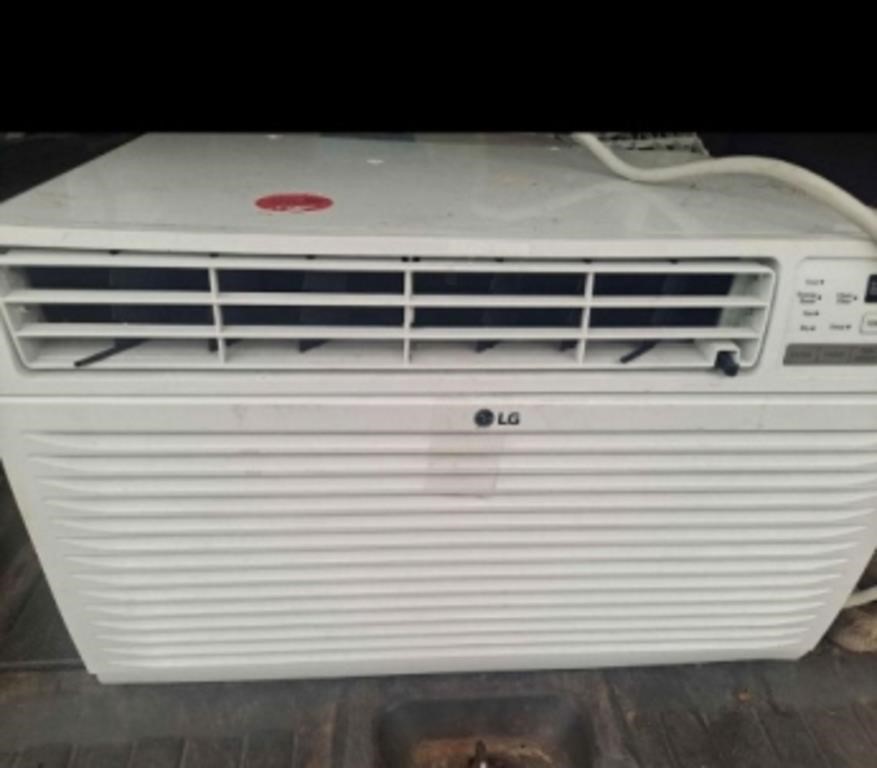 LG 9800 BTU Air Conditioner- Tested Very Cold