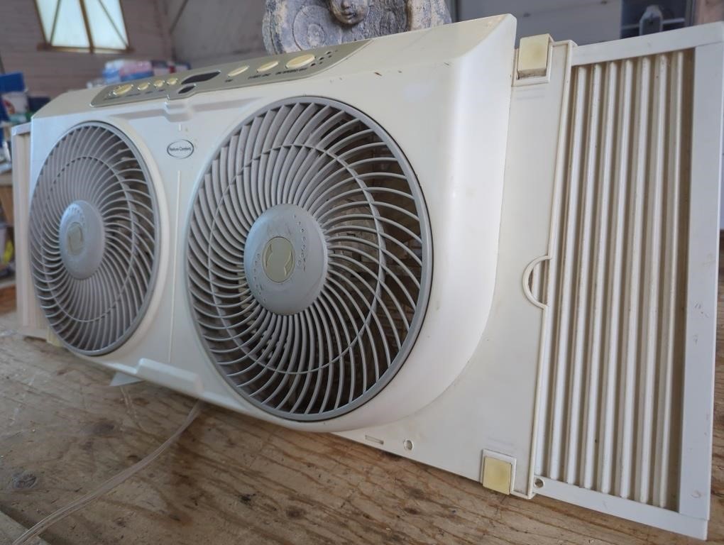 Feature Comforts Window Fan Tested Working