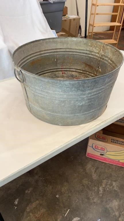 Large Galvanized Bucket Wash Pot