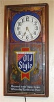 OLD STYLE MIRRORED CLOCK
