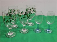 (4) Libbey Christmas Water Goblets & 2) Blue Wine