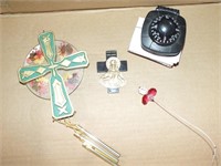 SUCTION MOUNT COMPASS AND RELIGIOUS ITEMS
