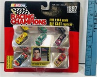 1997 Racing Champions 1:144 D/C Car & Trading