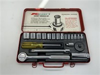 VINTAGE SOCKET WRENCH SET