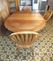 OAK PEDESTAL DINING TABLE WITH 4 CAPTAINS CHAIRS