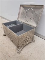 MUSICAL JEWELRY BOX