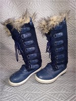 Blue boots, size 8, polar brand
