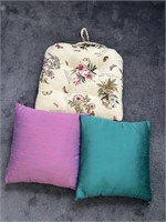 Lot of Assorted Cushions 2