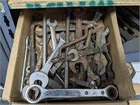 TRAY OF WRENCH