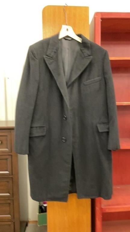 Men’s cashmere dress coat- black- large/Xl