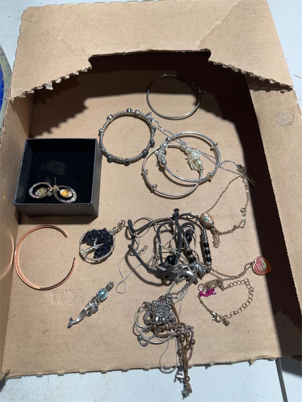 Jewelry contents