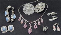 N - MIXED LOT OF COSTUME JEWELRY (J3)