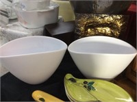 Pair of white oblong bowls