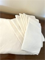 Large Oval Cotton Tablecloth & Napkins