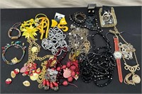 N - MIXED LOT OF COSTUME JEWELRY (J24)