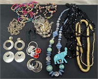 N - MIXED LOT OF COSTUME JEWELRY (J35)