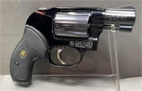 * Smith & Wesson Airweight 38-spec Revolver