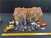 Playmobil House w/ Figures & Accessories*