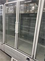 Master-Bilt 2 Door Glass Freezer Merchandiser